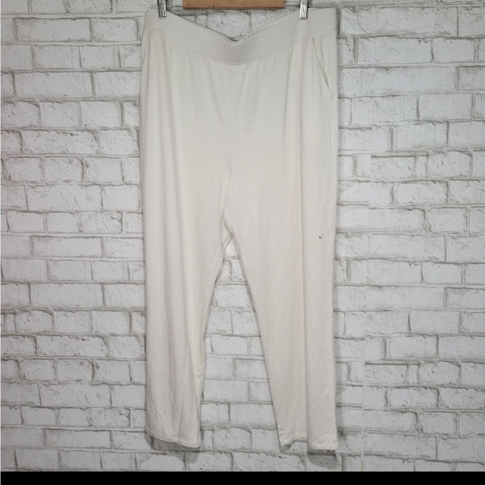 NWT Express white comfy bottoms - Picture 4 of 8